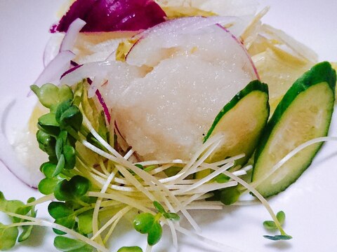 玉ねぎドレッシングで☆生野菜サラダ